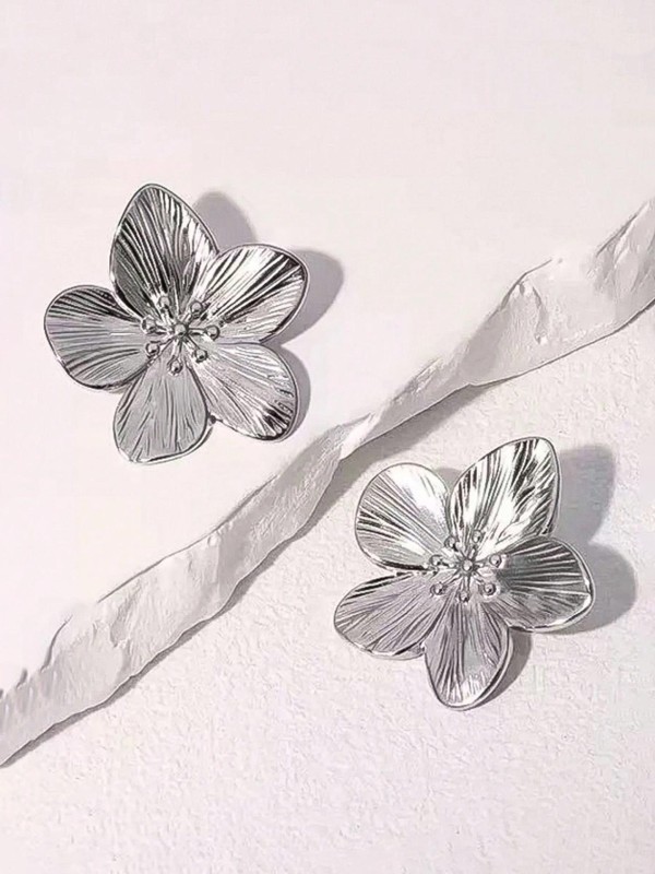 SILVER FLORA- Delicate Silver Bloom Earrings