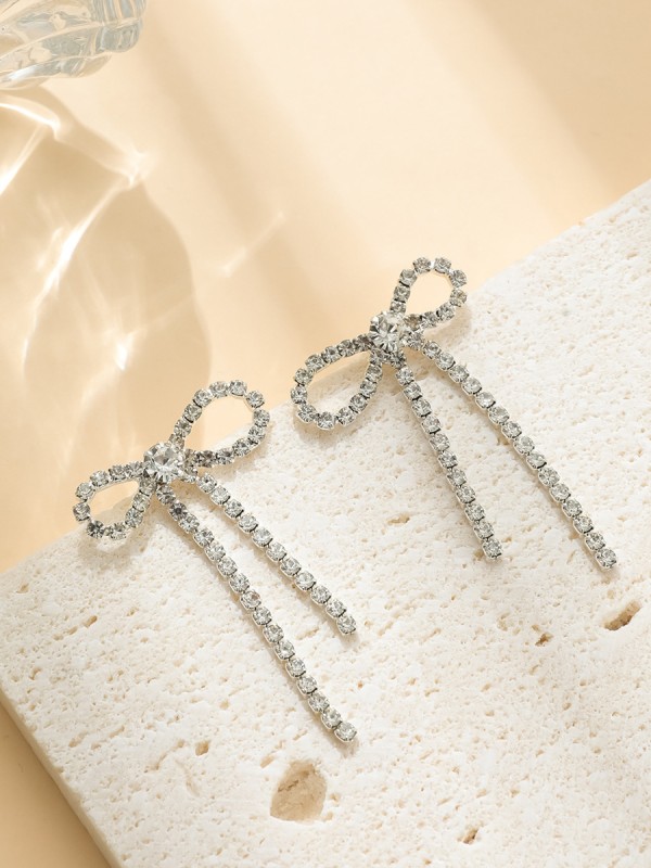TWINKLE TIE- DAINTY AND FEMININE SPARKLE EARRINGS