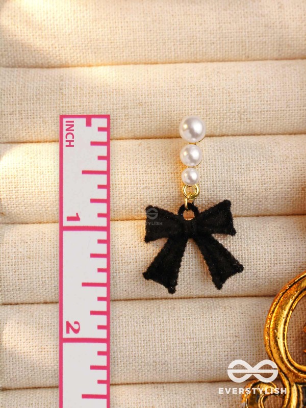 MIDNIGHT BOW - CHIC BLACK BOW WITH PEARL ACCENTS