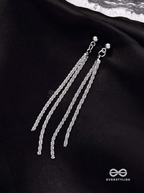 MOONLIT VEIL - DELICATE METALLIC CHAIN DANGLERS