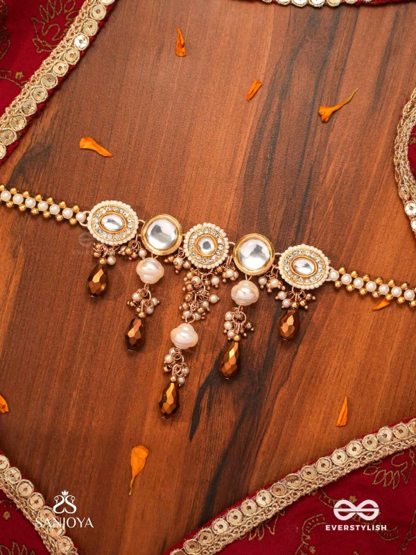 KANAKLEKHA - GOLDEN GLEAM- ROUND POLKI ACCENTED NECKPIECE WITH DEWY WHITE PEARLS AND WARM EARTHY TONE BEADS