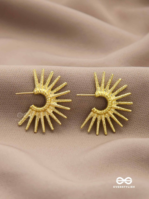 SUNLIT GLORY- GLISTENING SPIKED HOOPS