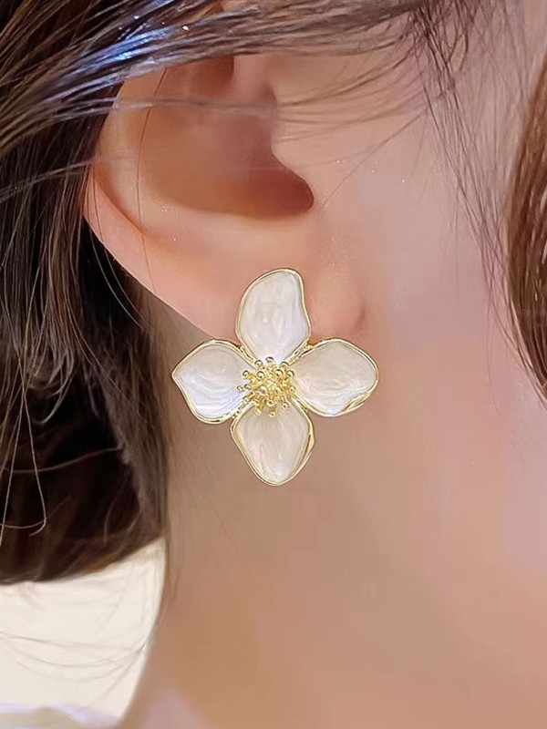 IVORY FLARE- GENTLE OFF-WHITE BLOOM STUDS