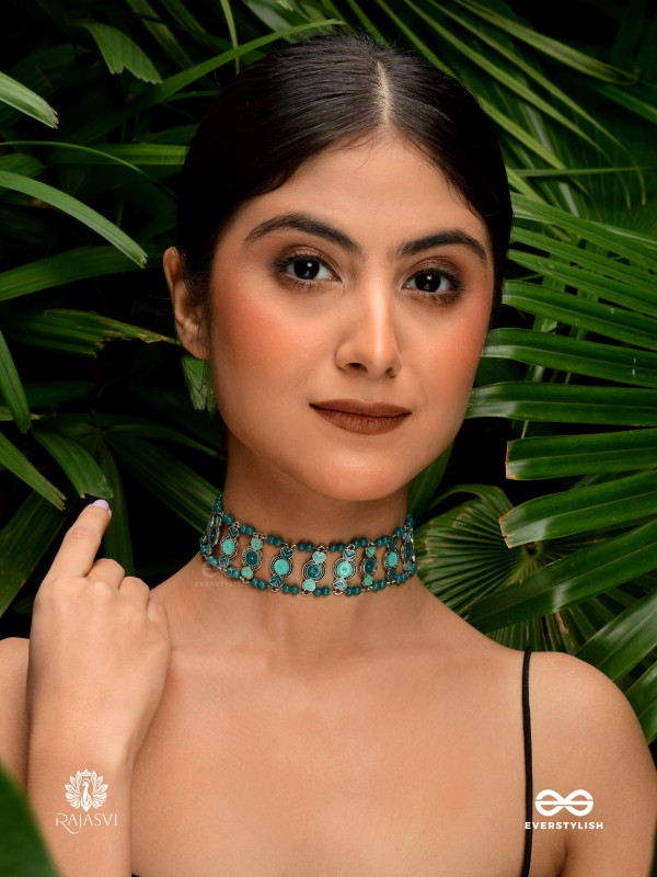 BLUE BLOOM - INTRICATE TURQUOISE BEAD CHOKER