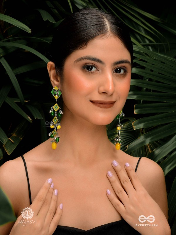 PETAL POP - TRIPLE-TIERED ENAMELLED EARRING