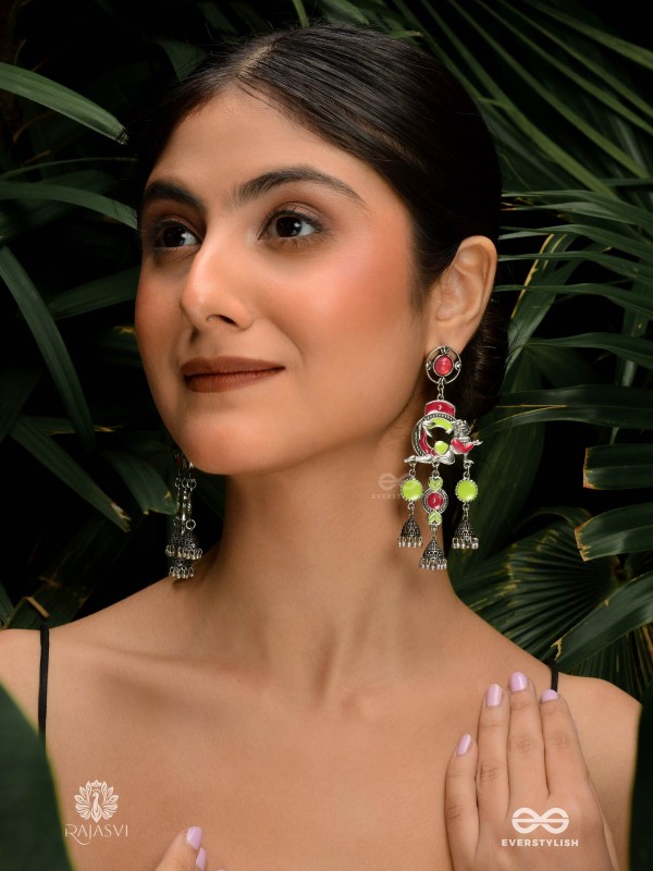 VIVA CHARM - VIBRANT DUAL-TONE ENAMEL EARRING