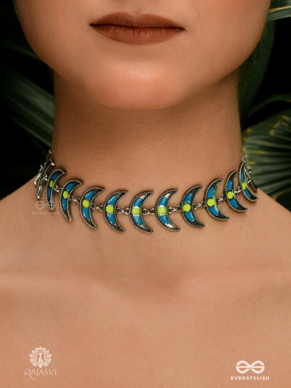 INDIGO TRAIL - TRIBAL-STYLE ENAMEL CHOKER