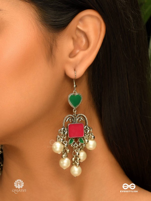 HEART & HERITAGE – OXIDISED EARRINGS WITH PEARLS AND ENAMEL
