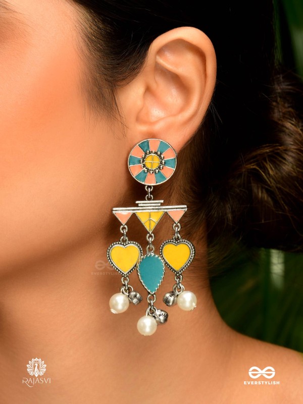 CARNIVAL BLOOM – OXIDISED HEART EARRING