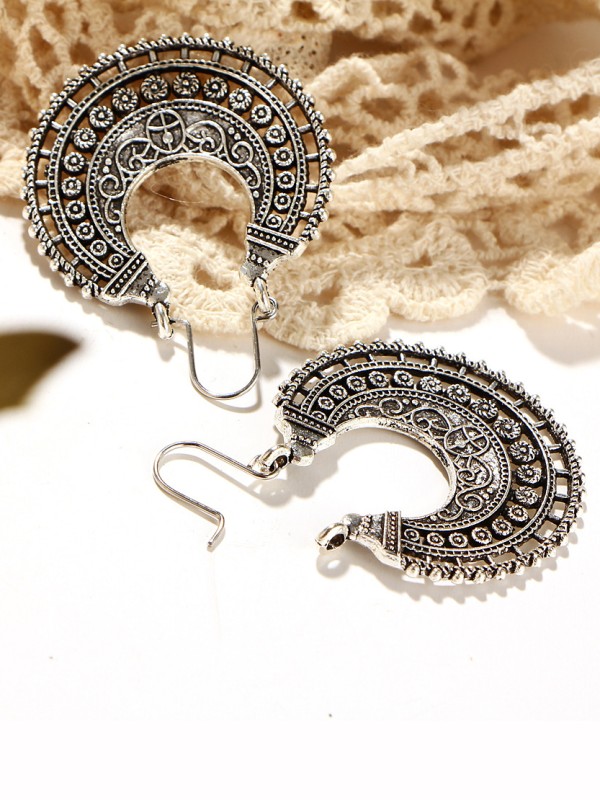 The Lady With A Class Traditional Motif Earrings 