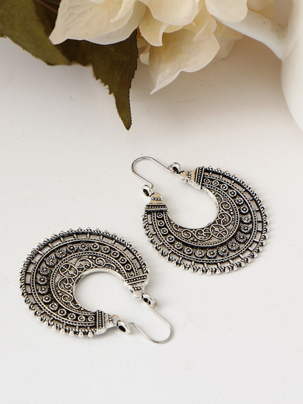 The Lady With A Class Traditional Motif Earrings 