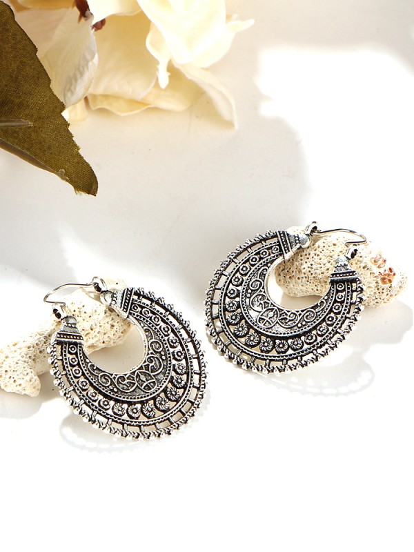 The Lady With A Class Traditional Motif Earrings 