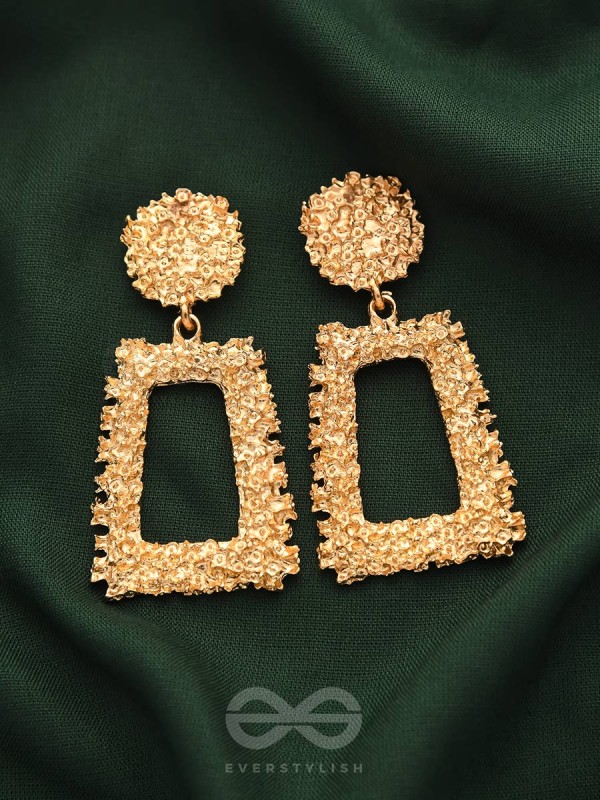 The Shimmery Diva Classic Geometric Earrings - Golden