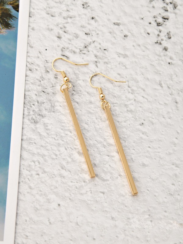 The Simply Elegant Golden Dangling Earrings