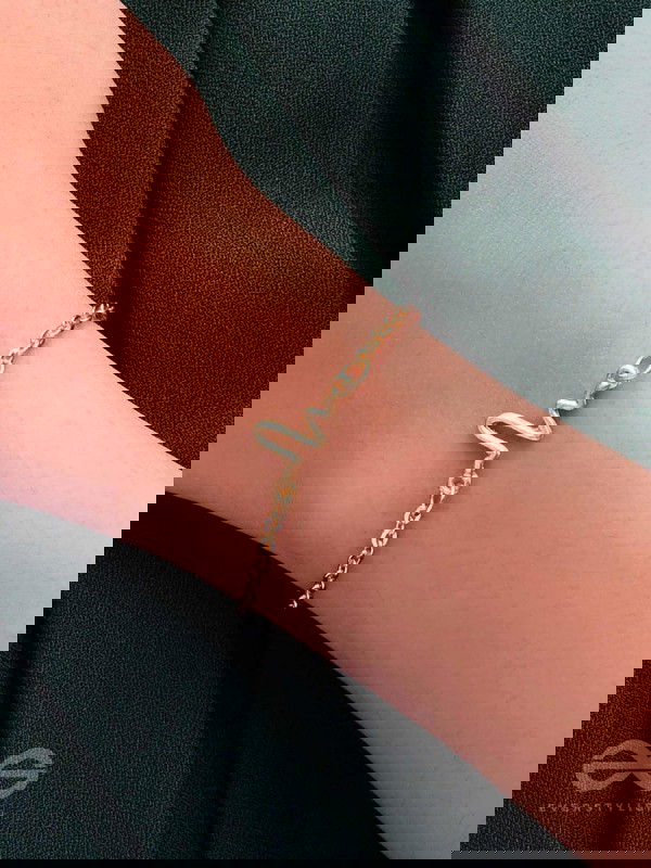 The Elegant Casual Heartbeat Bracelet- Golden