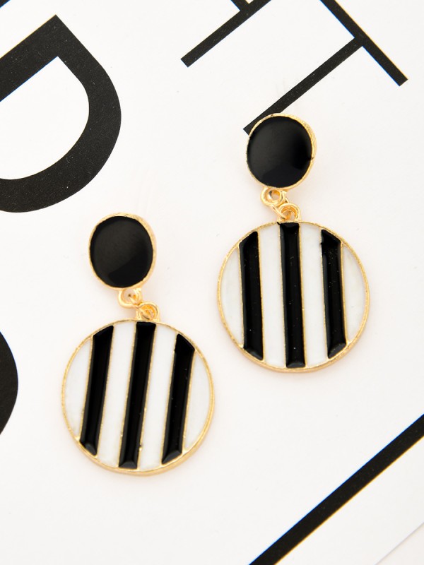 A Classy Affair - Golden Striped Earrings
