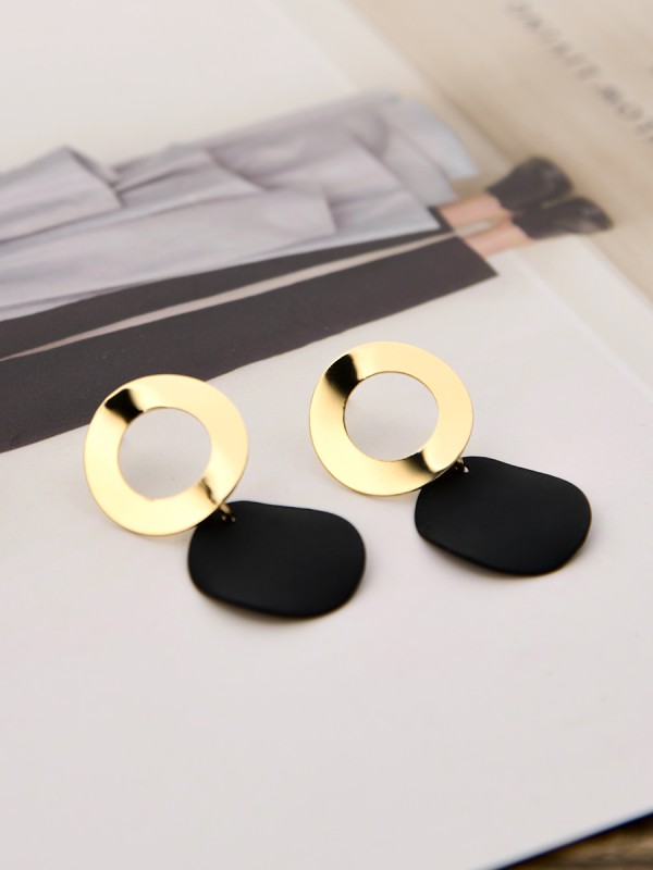 The Geometric Glam Earrings - Golden Black 