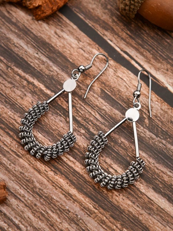 The Little Mesh Droplet - Tiny Trinket Earrings - Silver