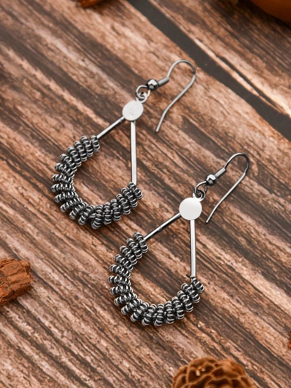 The Little Mesh Droplet - Tiny Trinket Earrings - Silver