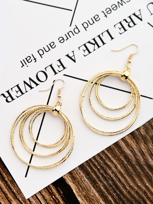 The Shimmery Circles - Golden Elegant Earrings