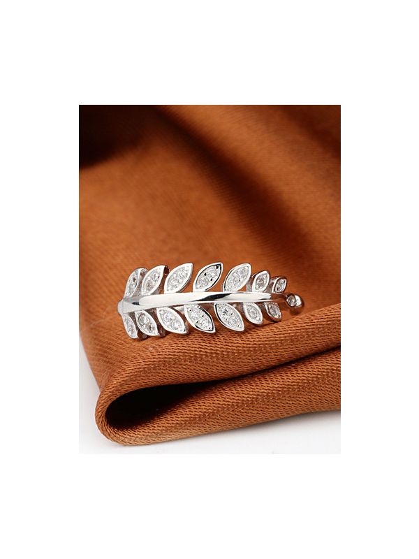 Lustrous  Leaves Adjustable American Diamond Ring