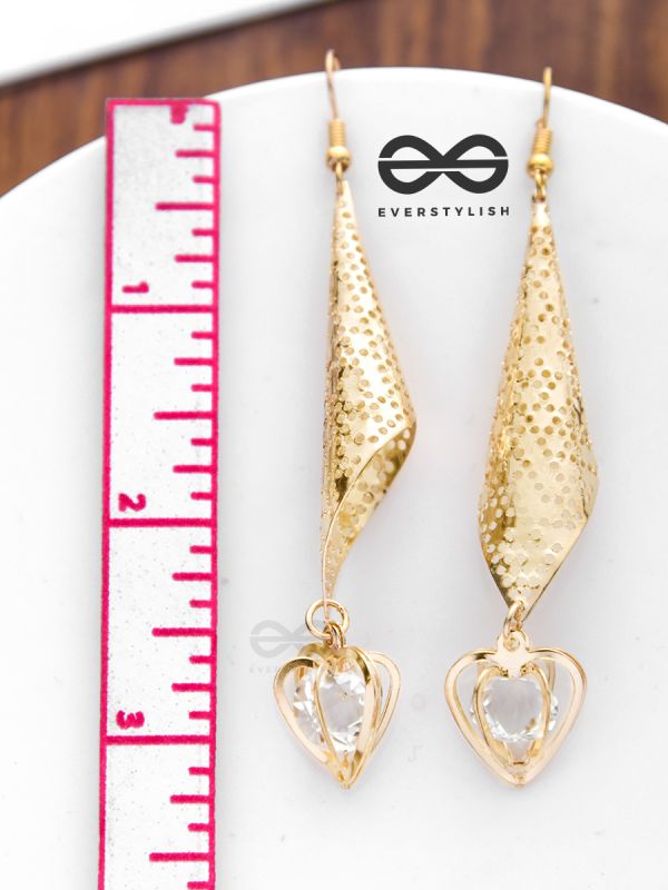 The Meshed Drop Hearts - The Golden Charm Collection