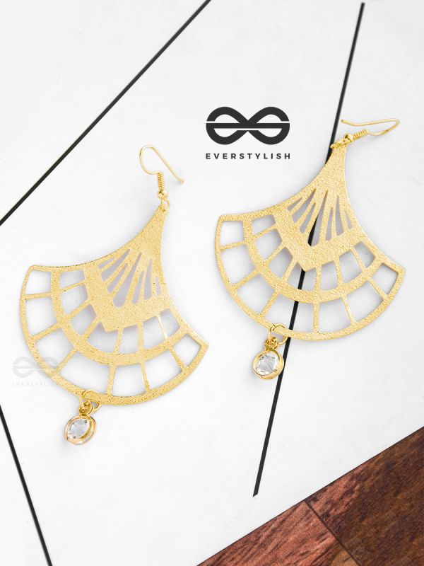 The Glimmering Playthings-  Golden Light-weight Danglers