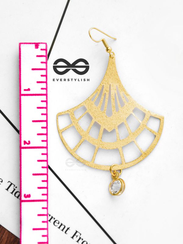 The Glimmering Playthings-  Golden Light-weight Danglers