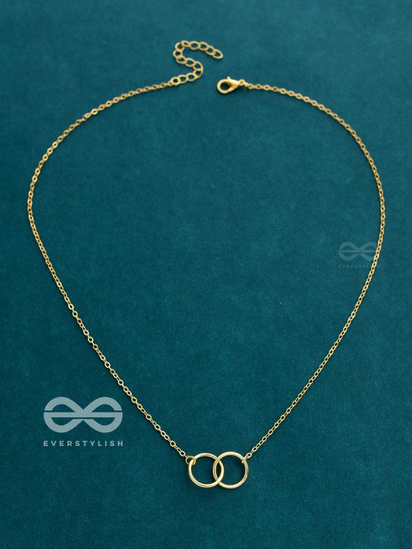 The Dainty Links - Golden Casual Neckpiece