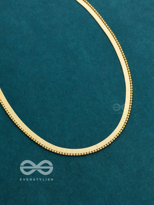 The Woman of Elegance - Golden Multilayered Neckpiece