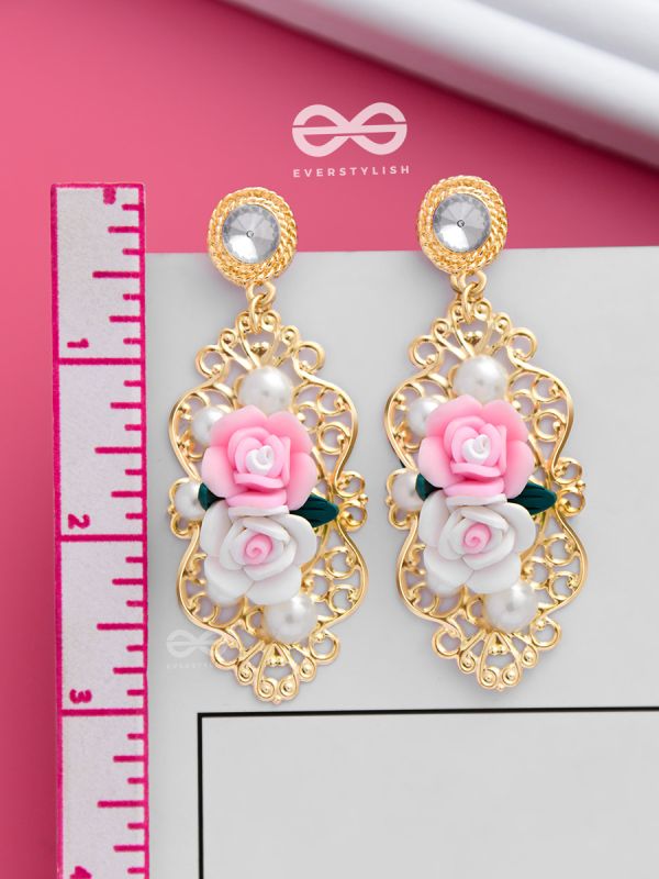 The Statement Vintage Artwork - Golden Dangler Earrings
