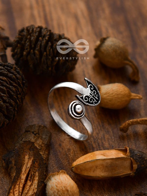 The Intricate Hypnosis Toe Ring - Tiny Trinket Collection