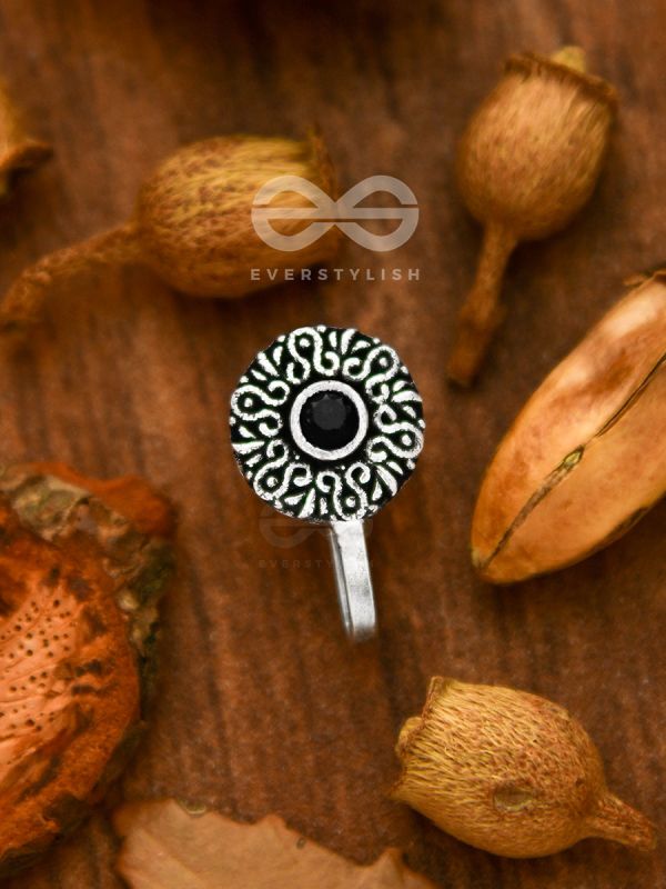 The Noble Motifs - Non-Pierced Boho Nosepin (Onyx Black)