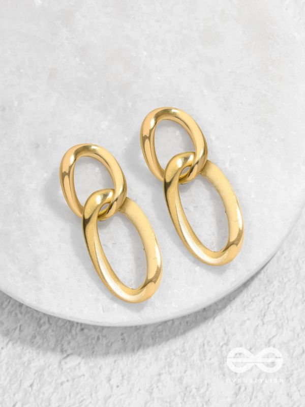 Delicate Interwined Gold Chain Dangler Earrings