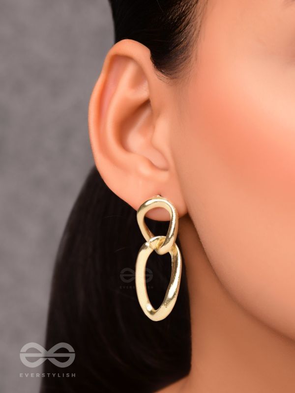 Delicate Interwined Gold Chain Dangler Earrings