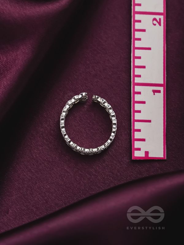 The Intricate Elegance - Adjustable Ring