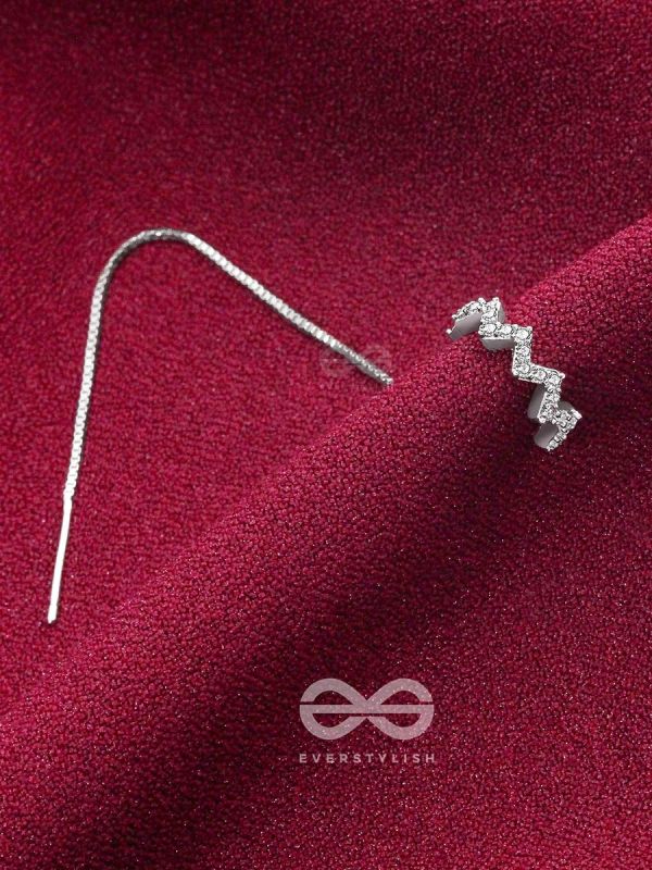 The Sparkling Swerve- Silver Earcuff Chain (One ear)