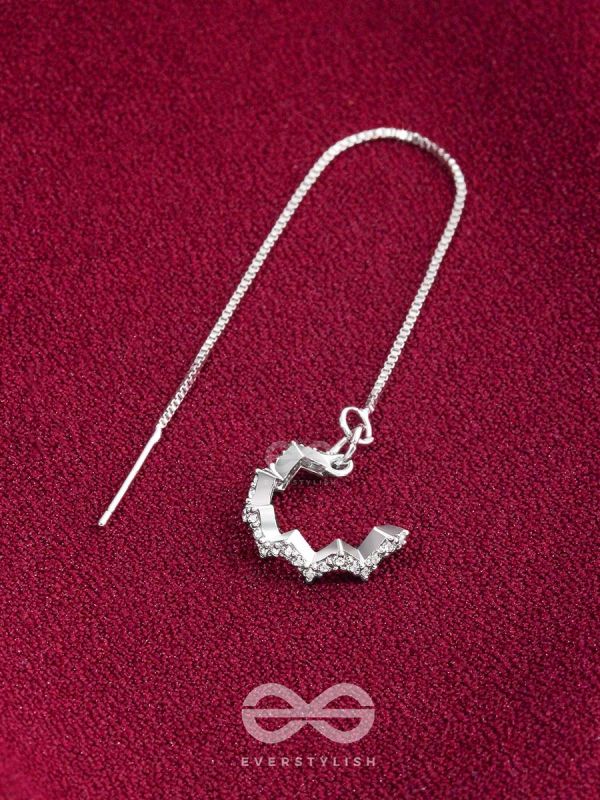 The Sparkling Swerve- Silver Earcuff Chain (One ear)