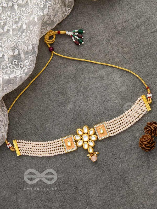 THE ETHERAL ELEGANCE - SET OF STATEMENT CHOKER AND EARRINGS (Pastel pink)