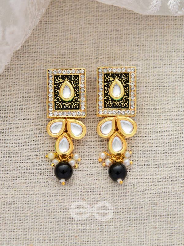 The Etheral Elegance - Set of Statement Choker And Earrings (Black)