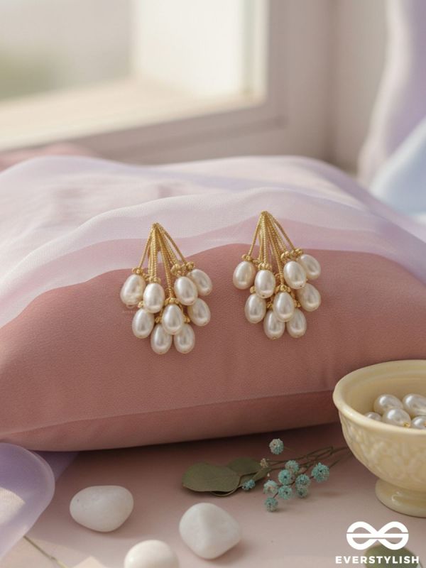 Pearlicious Flowers- Golden Pearl Earrings
