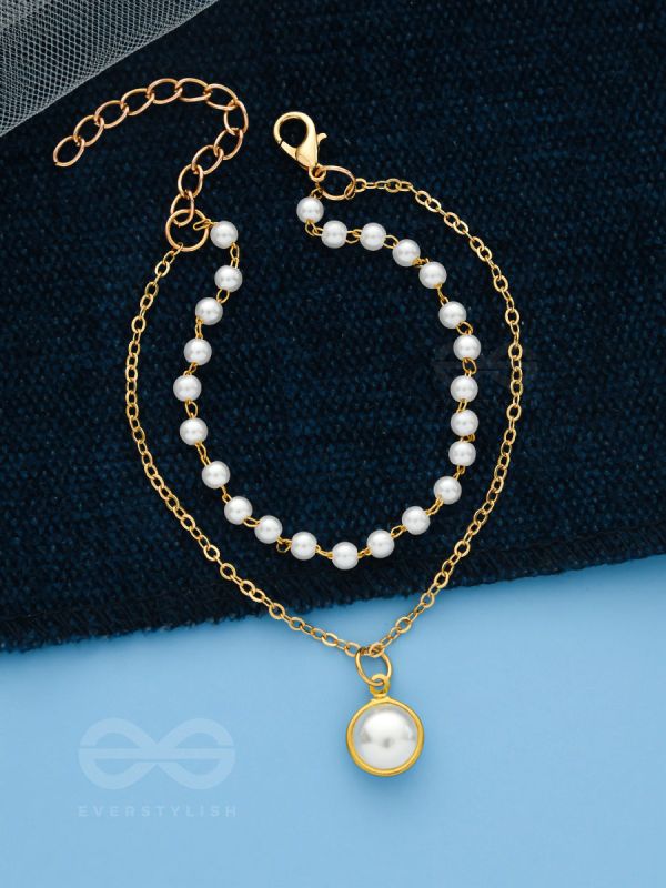 The Snow Globe- Gold Pearl Bracelet