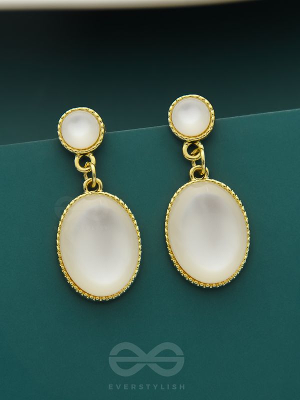 The Magic Mirror- Classy Golden Earrings (Pearl White)