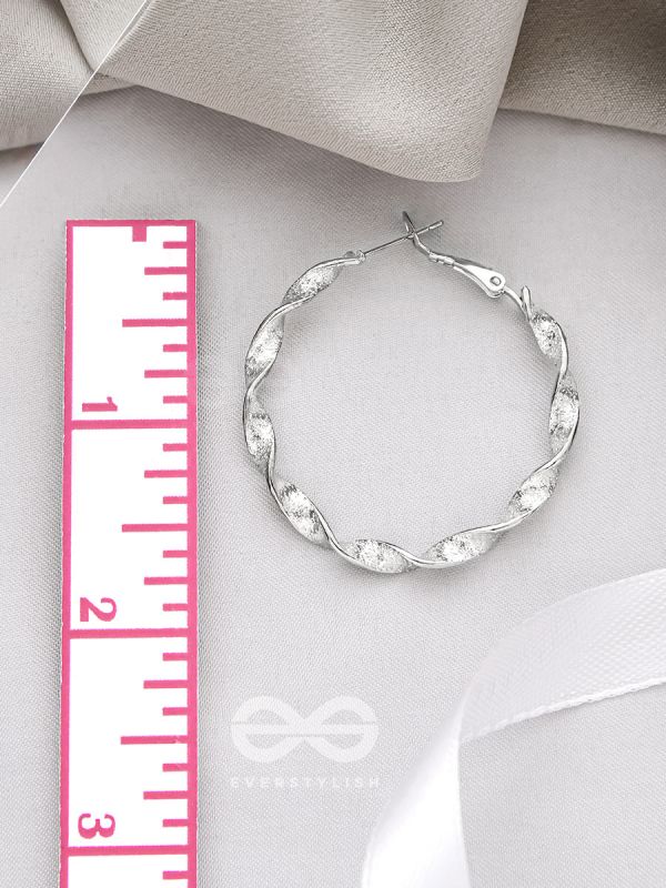 The Ruffled Ring- Minimalist Silver Hoops