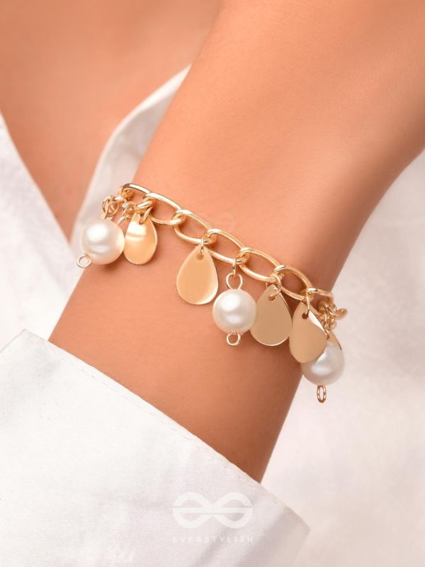 Pearly Rain - Golden Pearl Bracelet
