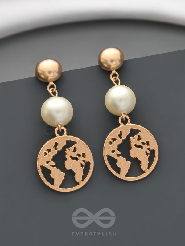 The Frosty Globe- Golden Pearl Earrings