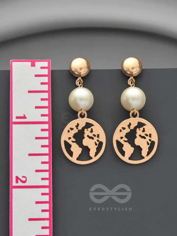 The Frosty Globe- Golden Pearl Earrings