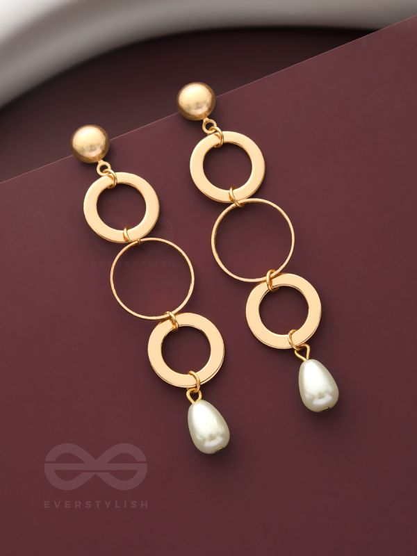 The Drizzly Loops- Golden Pearl Earrings