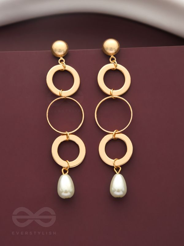 The Drizzly Loops- Golden Pearl Earrings