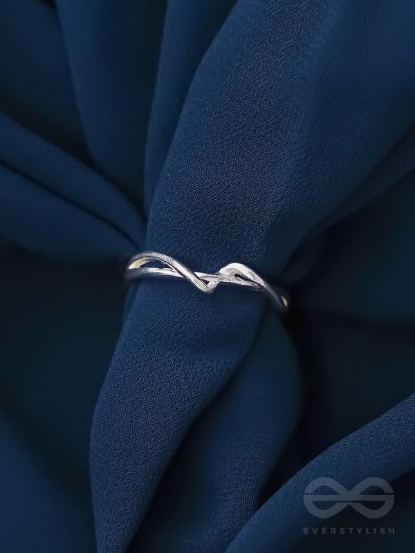 The Twisted Vine- Elegant Silver Ring